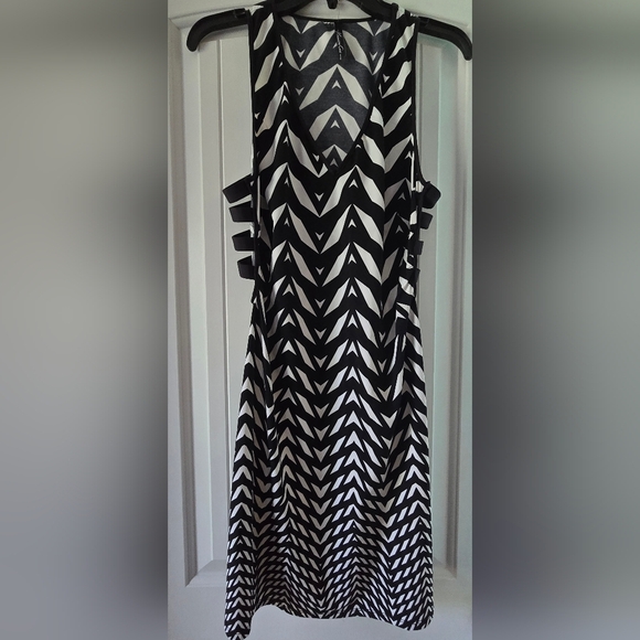 Kenneth Cole New York Black and White Cold Shoulder Mini Dress - Picture 3 of 6